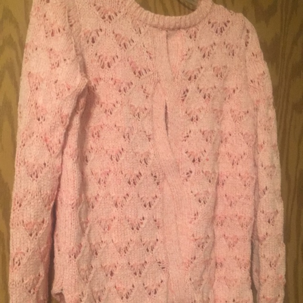 Lightweight sweater